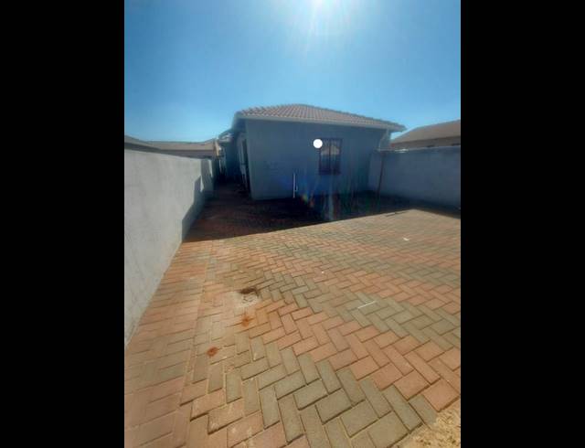 2 BEDROOM PROPERTY TO RENT IN PROTEA GLEN